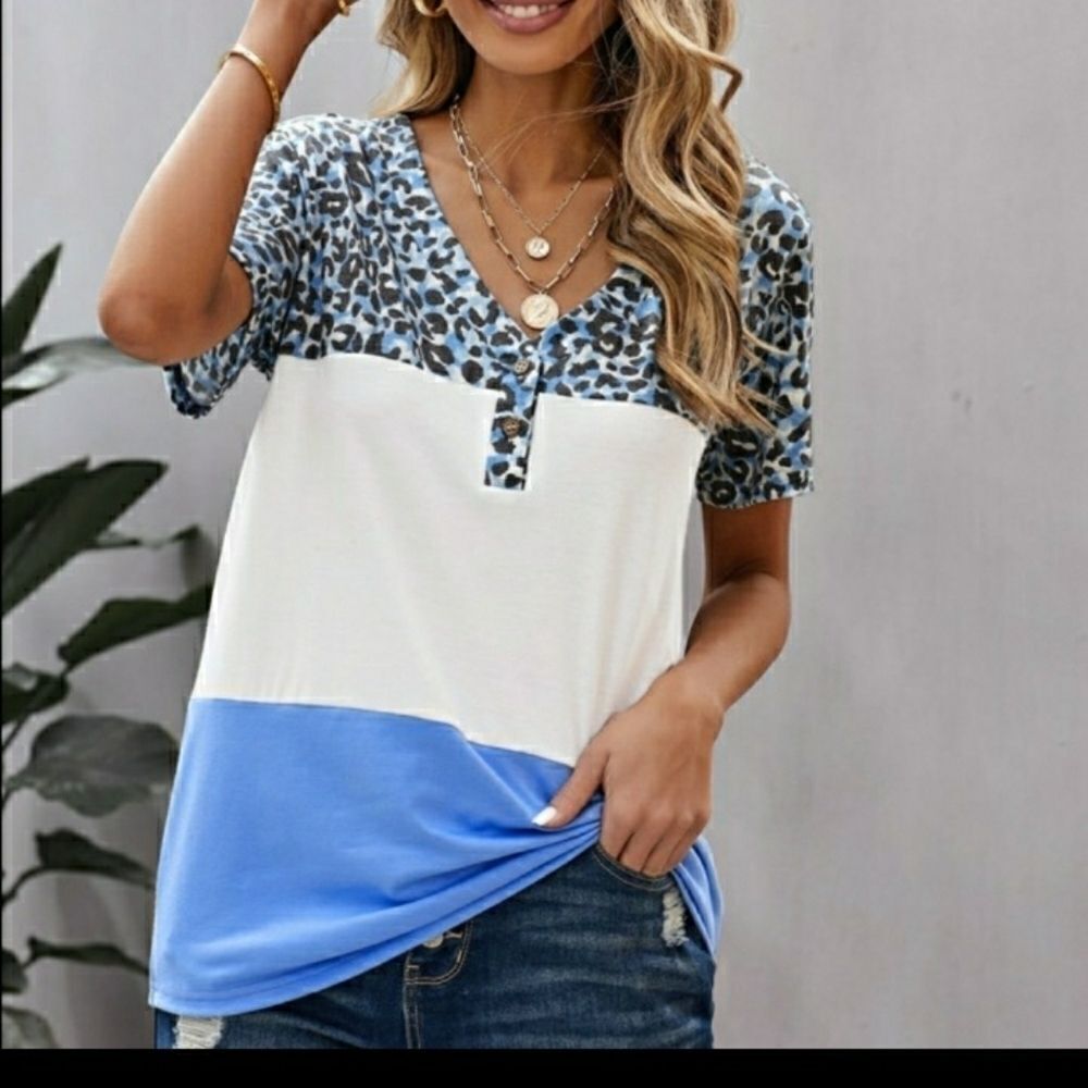 Modern color block top Blue Cheetah Print Size XL